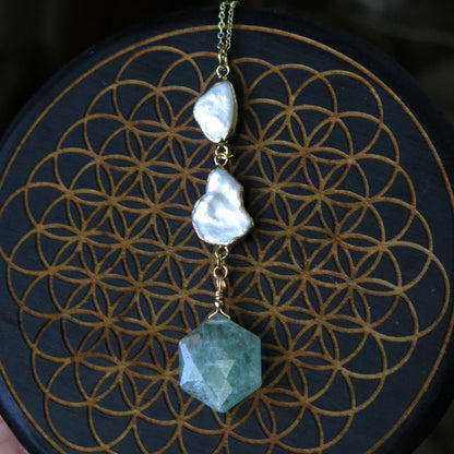 Venus's Lariat- Keshi Pearls and Green Aventurine Necklace