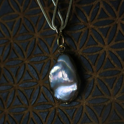 Venusian Vixen- Pearl Paperclip Necklace